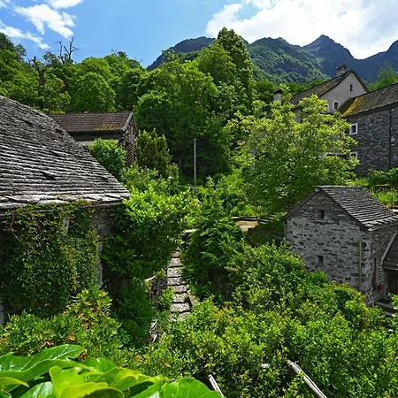 Ecovillage Sanctuary Bordei * Palagnedra